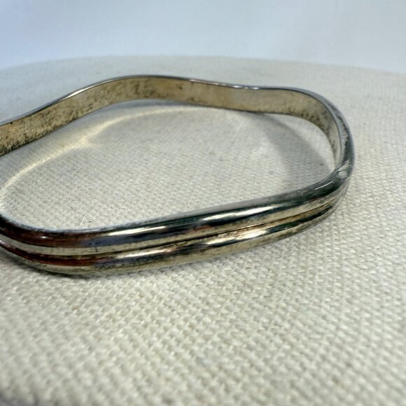 Vintage Monet Wavy Bangle Bracelet Silver-Tone Classic - Picture 5 of 7
